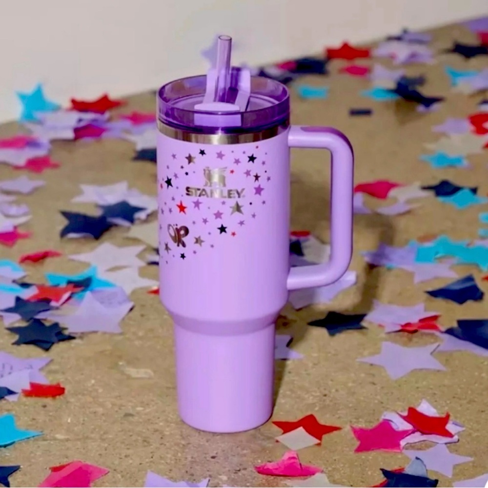 Stanley x Olivia Rodrigo Quencher H2.0 FlowState™ Tumbler | 40 OZ